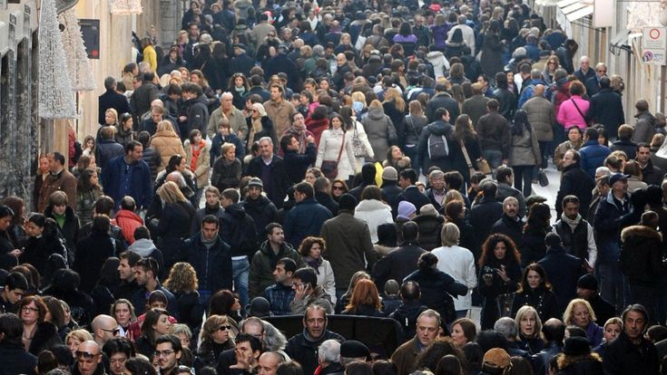 Rapporto Censis, De Rita: “Italiani più soli a forza di vaffa, ma il livore sta passando di moda”
