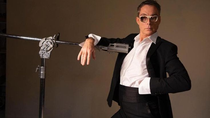 Maurizio Lombardi: “Recito, canto, ballo. E lancio la sfida all’Intelligenza Artificiale”
