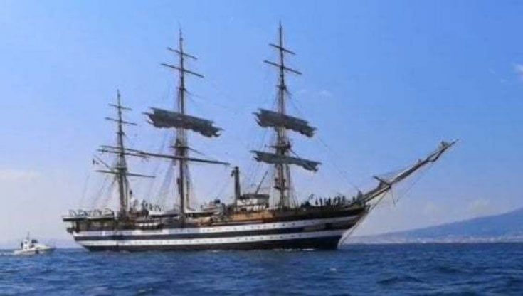 Il veliero Vespucci festeggia a casa i suoi novant'anni