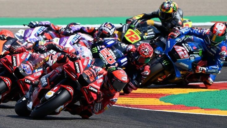 La MotoGp raddoppia per battere la crisi: calendario stravolto, sprint race e più spazio ai tifosi