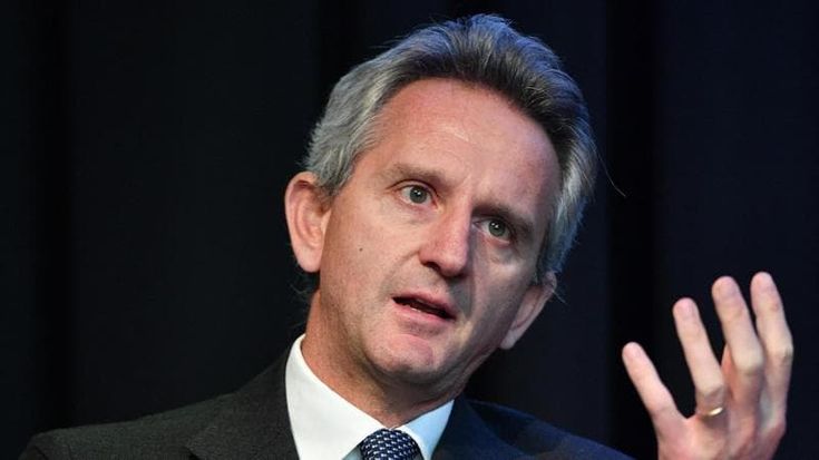 Minozzi sul futuro di Mediobanca: “Nagel chiuso in una torre fatta di soli banchieri”