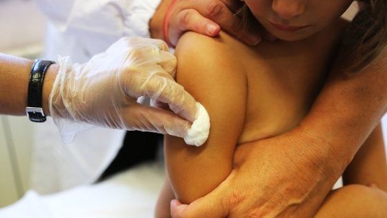 Vaccini: la copertura morbillo sale al 94,5% nel 2019, +1,27% 
