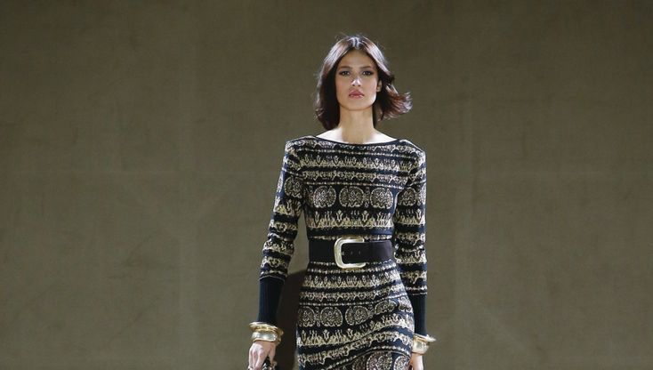 Luisa Spagnoli, l'empowerment della seduzione. Le immagini della collezione autunno inverno 2022