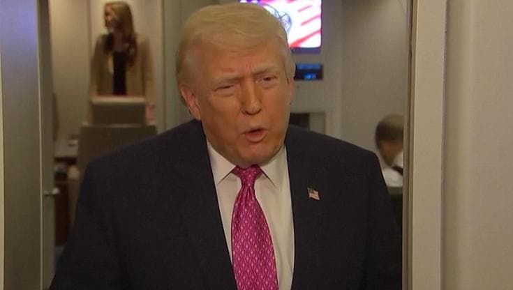 Iran, Trump: "Teheran collabora, ha consentito il transito 20 navi nello stretto di Hormuz"
