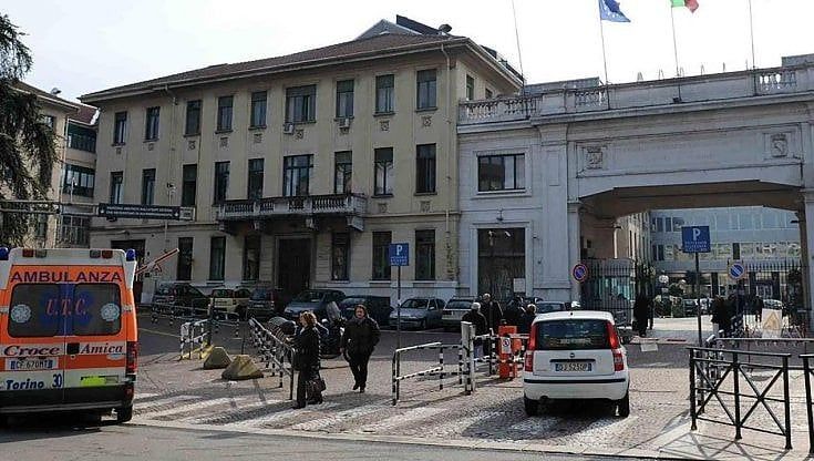 Molinette, è allarme pulci: tre operatrici visitate al Dermatologico per punture