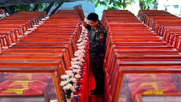 Vietnam, sepolti dopo 60 anni 731 soldati caduti nell’offensiva del Tet: “Bentornati a casa”