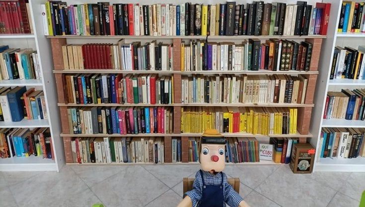 Il mercatino è cresciuto, una bottega e la libreria il sogno solidale di Mirko