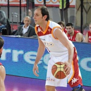 Basket, Roma: Tonolli lascia dopo 20 anni, la Virtus ritirer&agrave; la maglia numero 8