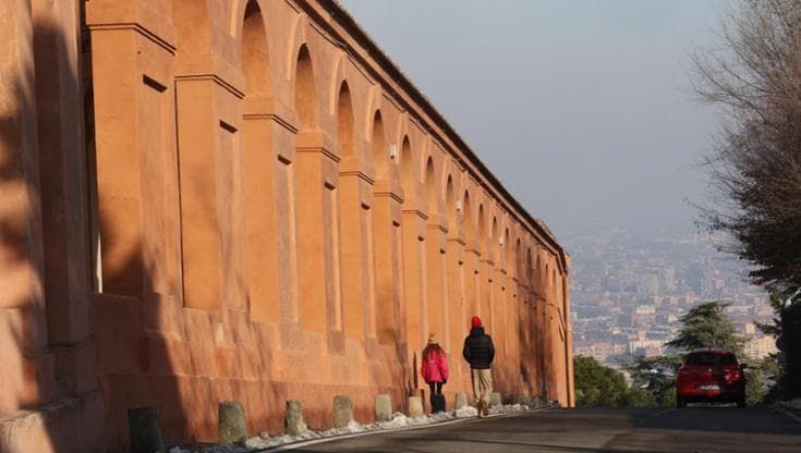 San Luca, portici restaurati. Zuppi: “Il nostro piccolo cammino di Santiago”