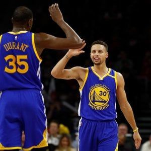 Basket Nba, vincono gli Hornets ma Belinelli va ko. Male Gallinari