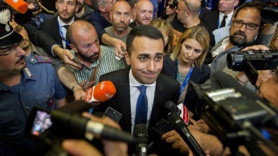 Di Maio ha fatto un comunicato COSÌ! (La lingua grillina sbarca al ministero)