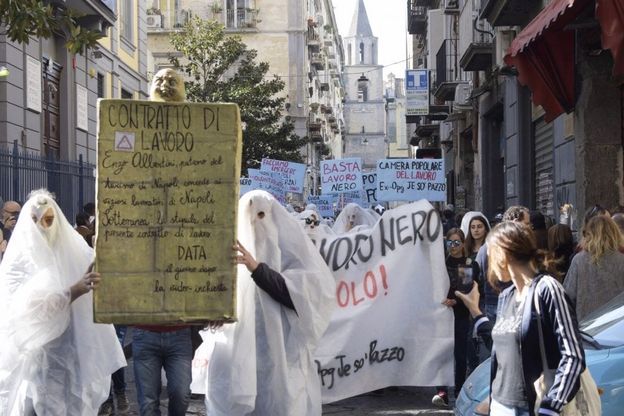 Napoli sotterranea, flash mob conro il lavoro nero