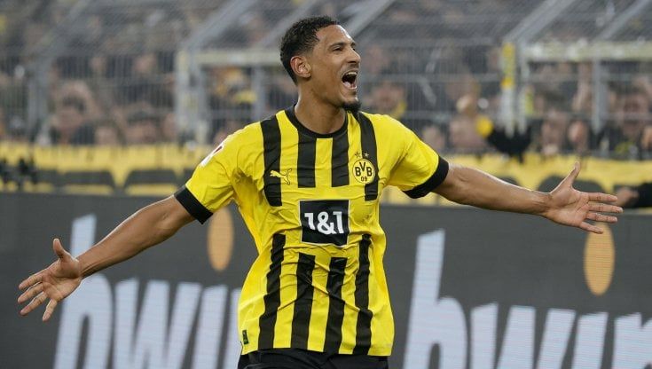 Bundesliga, il Borussia Dortmund ne fa 6 al Colonia e vola da solo in vetta