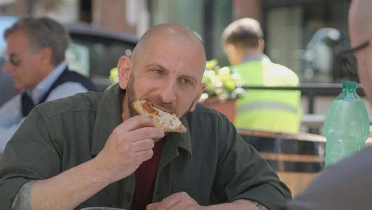 Franchino Er Criminale debutta in tv: caccia alla migliore pausa pranzo