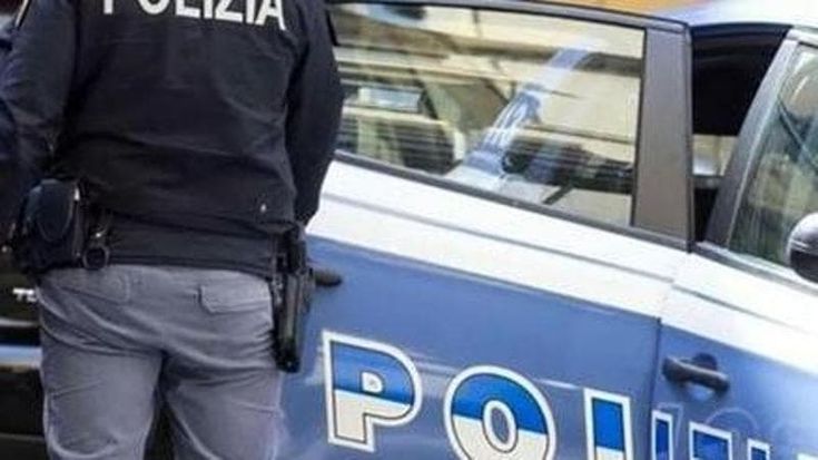 Affori, titolare di un bar accoltellato al collo da un cliente