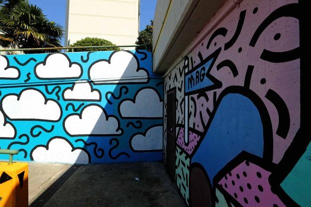 Un paesaggio ultra-pop sui muri delle Lavatrici a Pra' 