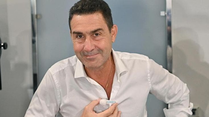 La sparata di Vannacci: “Gonna corta o lunga? La donna la preferisco senza...”. Opposizione: delirio