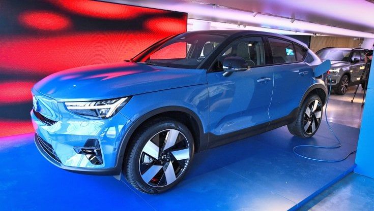 Anteprima Volvo, ecco la C40 elettrica. Sarà venduta solo online