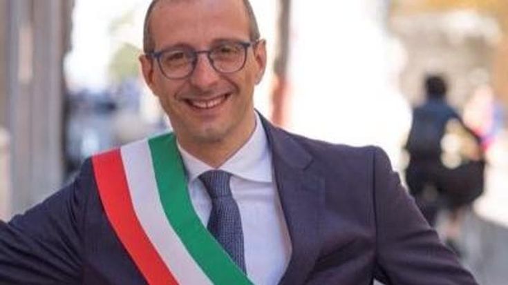 Quel fronte trasversale che vuole il “tris” per i sindaci: ecco l’emendamento-grimaldello che consente il terzo mandato
