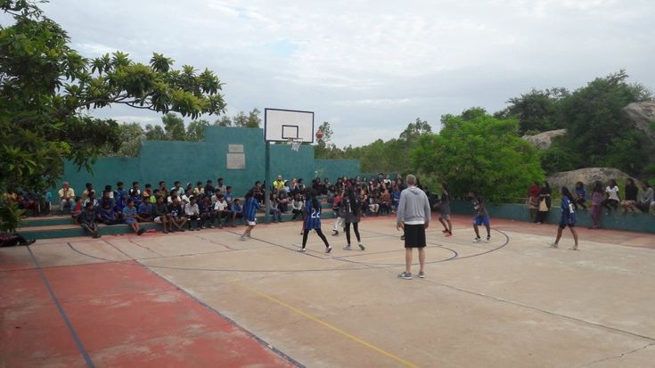 Basket, India: la partita all'alba delle ragazze della scuola