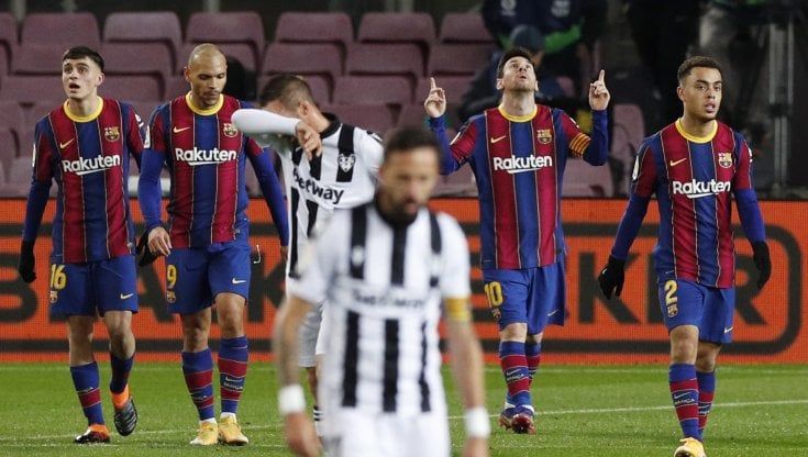 Liga: Messi rialza il Barcellona, la Real Sociedad aggancia in vetta l'Atletico
