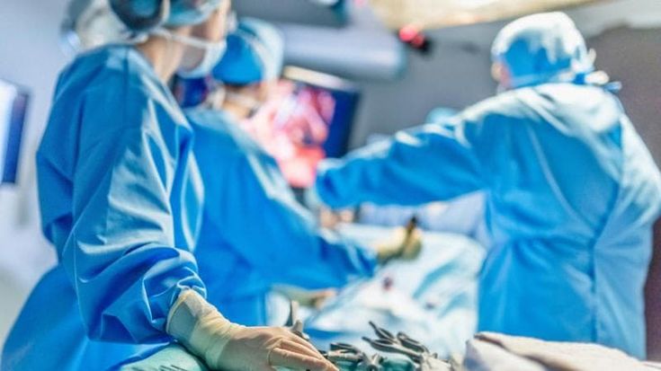 Intervento record all’ospedale di Matera: rimosso tumore di 18 chili