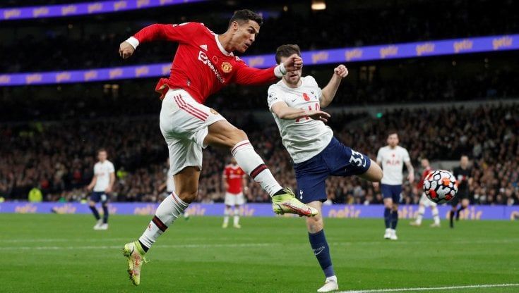 Cristiano Ronaldo all'Al-Nassr, è ufficiale. CR7 ha firmato fino al 2030 per un miliardo di euro