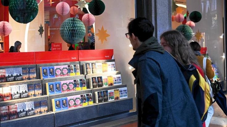 Quanti libri sotto l’albero: ecco la guida ai doni da leggere per tutta la famiglia