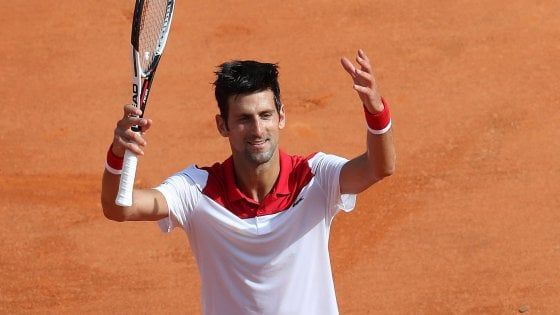 Tennis, Montecarlo: Djokovic batte un colpo, travolto Lajovic. Subito fuori Lorenzi