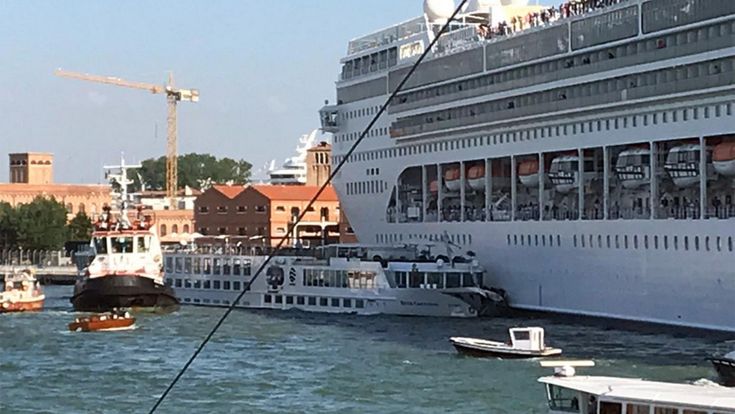 Sette anni e cinque governi, ma sullo stop alle grandi navi solo parole e zero fatti