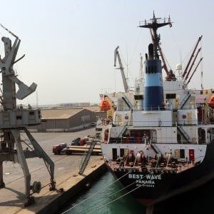 Rallenta l'export a ottobre, ma continua la crescita su base annua