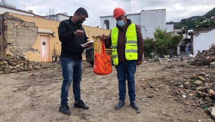 Morì nel terremoto di Ischia: recuperata la borsa con gli effetti personali  dopo 4 anni