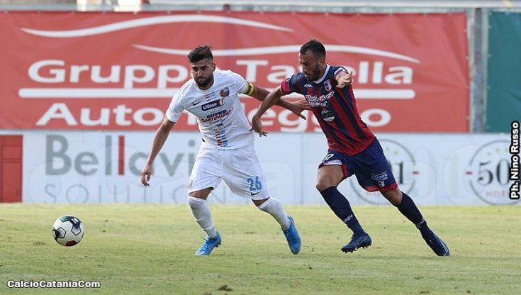 Esordio da dimenticare per il Catania: battuta dal Monopoli per 3-0