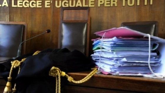 Rimini, il turn over dei giudici allunga il processo. E arriva la prescrizione