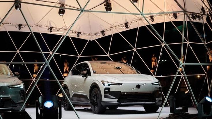 Volvo Italia avvia la partnership con Sport e Salute con la premier delle EX60 a Roma