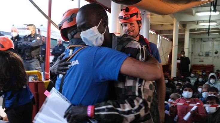 Il Viminale ignora i provvedimenti dei giudici e ferma per due mesi Mediterranea. “Faremo ricorso”