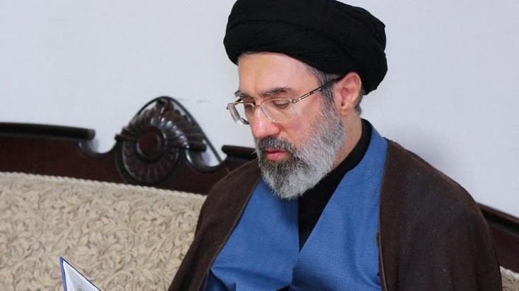 Chi è Mojtaba Khamenei, l’erede prediletto dell’ayatollah sostenuto dall’ala dura dei pasdaran