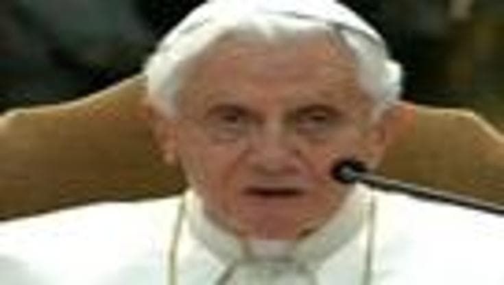 Il papa: "Mi sarete vicini anche se rimango nascosto"
