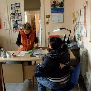 Bari, il Comune in campo contro lo stalking: borse lavoro e sportelli per le vittime