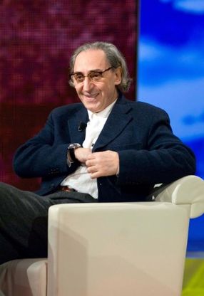 Battiato passa al contrattacco<br />"Politica fatta da esseri del sottosuolo"