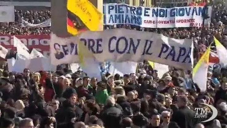 San Pietro gremita per ultima udienza Papa, le voci dei fedeli