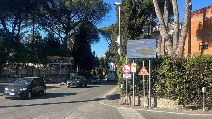 Stretta sui fondi alle strade private: rivisti i conti da via Cortina d’Ampezzo all’Axa