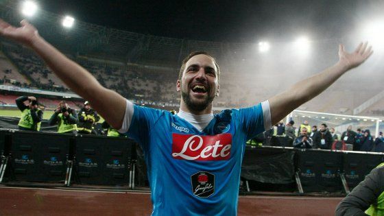 Napoli-Sassuolo 3-1: Higuain inarrestabile, gli azzurri entusiasmano