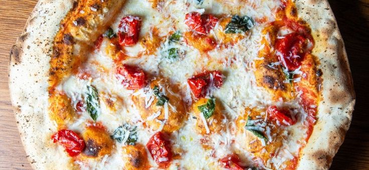Il bellunese Denis Lovatel ad Alano di Piave. Pizza d’autore tra le Dolomiti