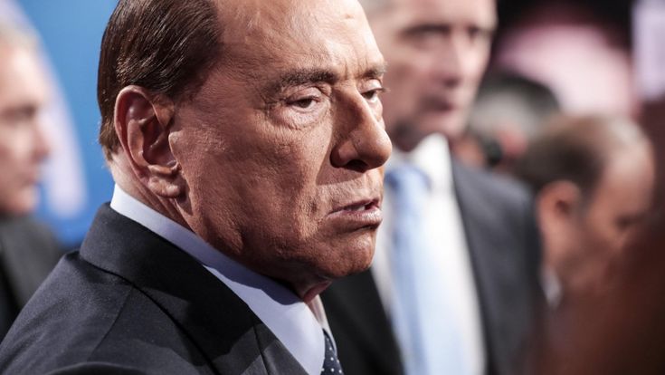 Lo stop di Berlusconi alla campagna, affaticamento e strategia low profile