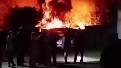 Russia, bombardiere precipita durante un volo di addestramento: il rogo dopo lo schianto