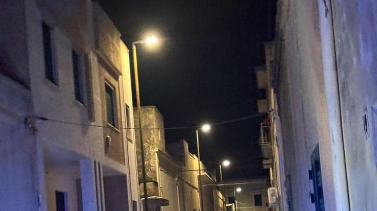 Salento, muore durante blitz antidroga in casa: un malore dopo colluttazione con gli agenti