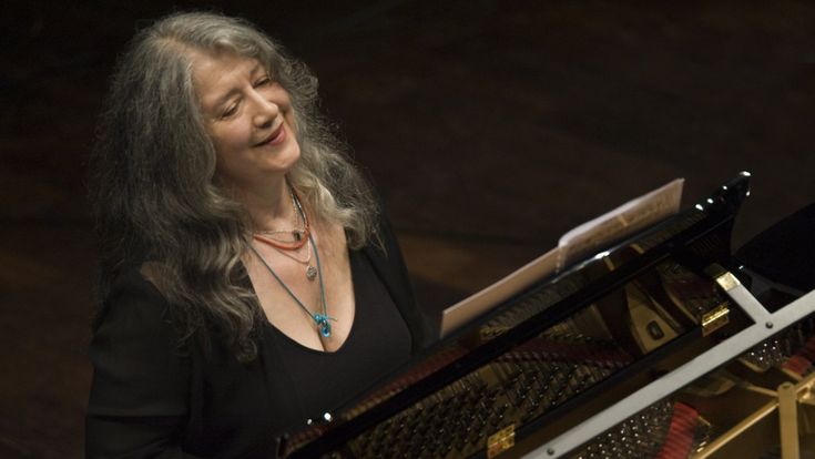 Martha Argerich: “Non parlo delle note, le suono. E sulle molestie mi interrogo”