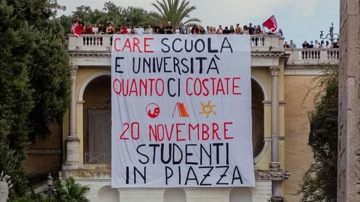 Scuola, “Più finanziamenti e meno armi” licei e università, proteste continue