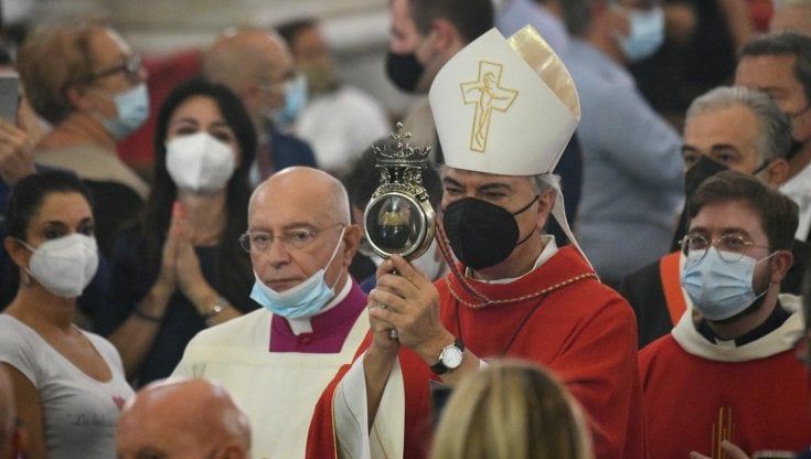 Napoli, si ripete il miracolo di San Gennaro: il sangue si è sciolto